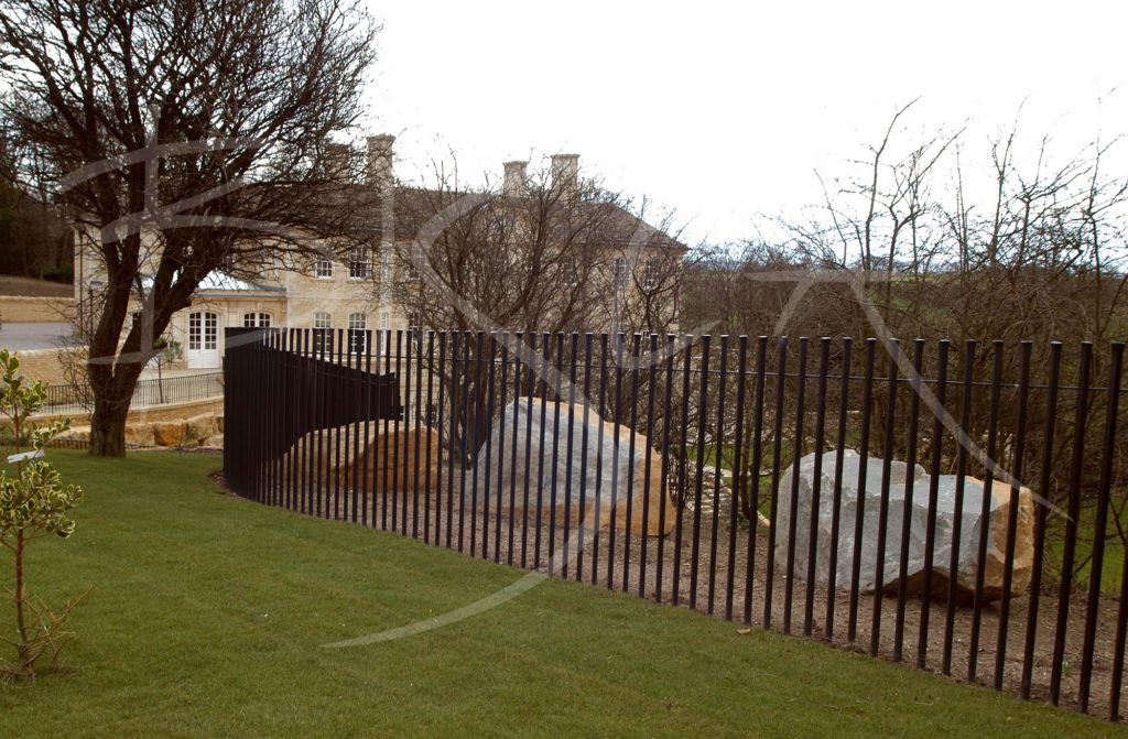 1463 - Bisca bespoke external railings and gate