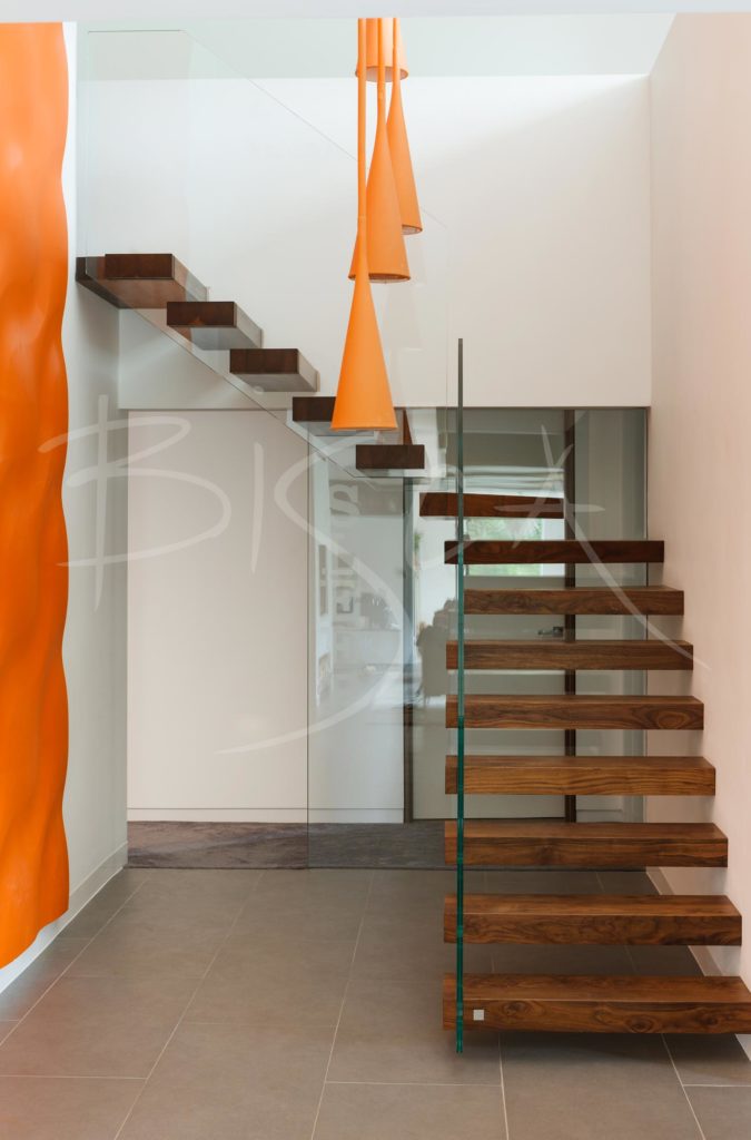 3530 - Bisca Bespoke Cantilever Stair Design