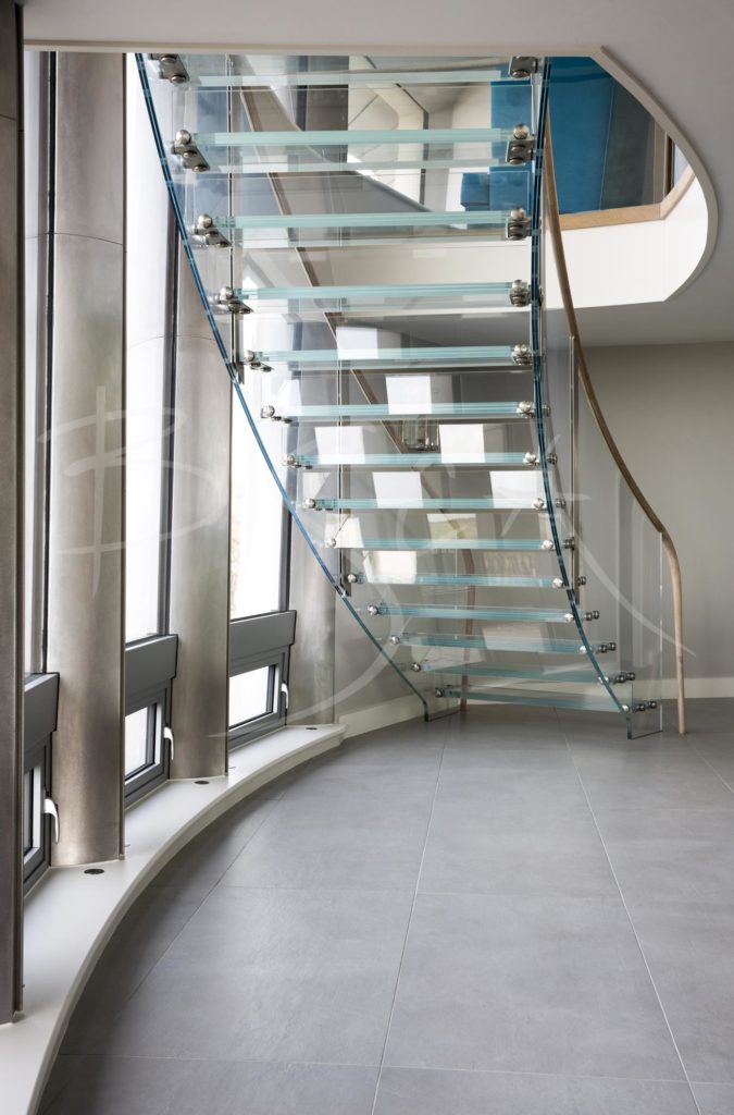 4739 - Bisca Structural Glass Staircase Design