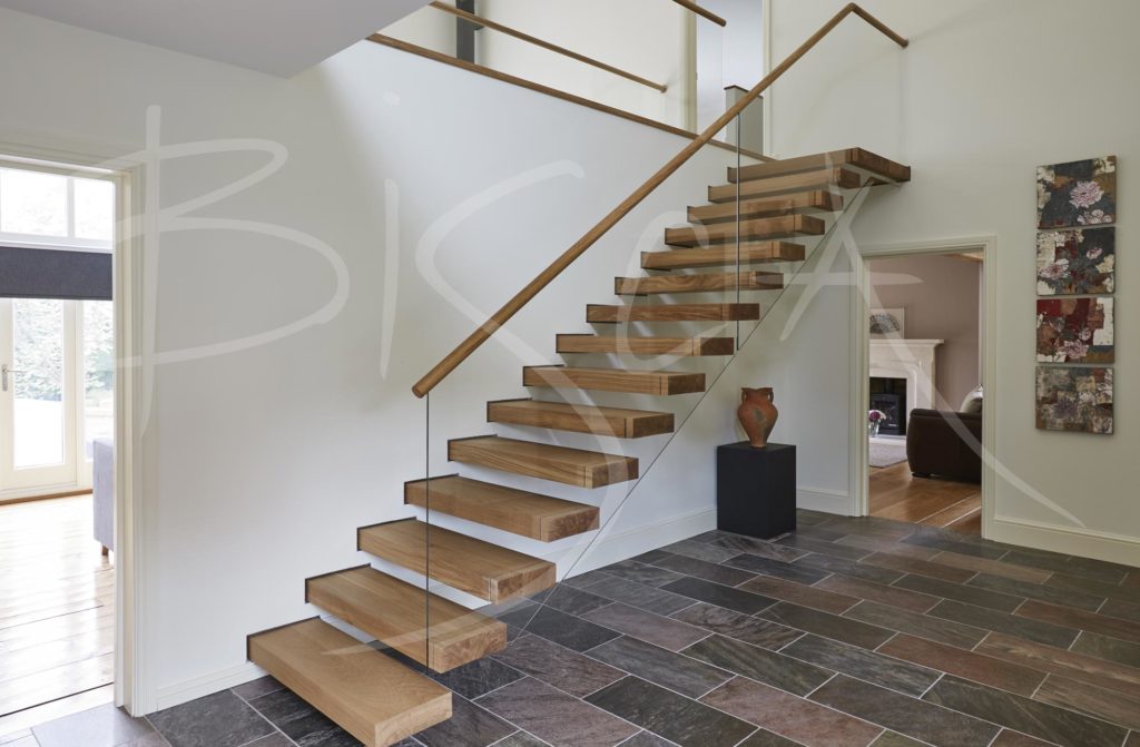 4766 - Bisca open rise cantilever staircase design