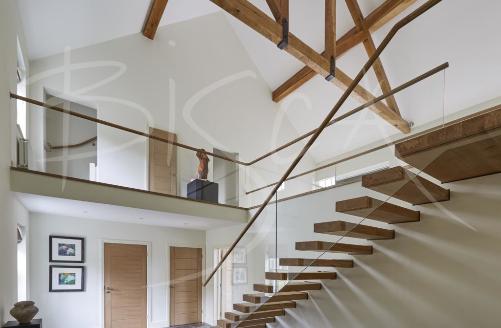 4766 - Bisca open rise cantilever staircase design