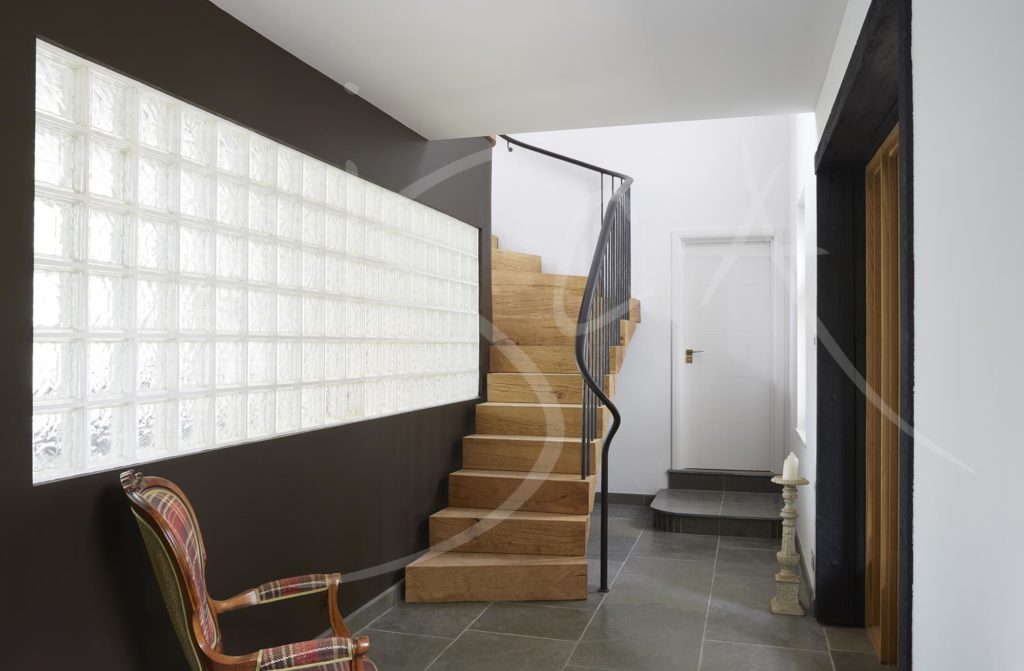 5351 - Bisca oak staircase design for farmhouse renovation