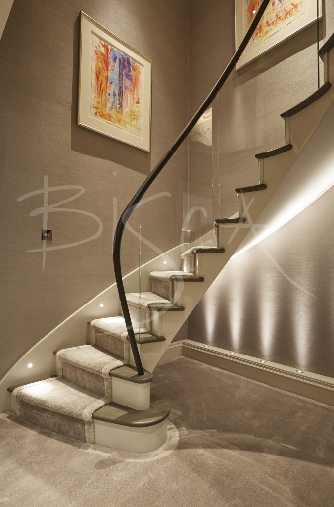 5366 - Bisca apartment staircase with luxury carpet