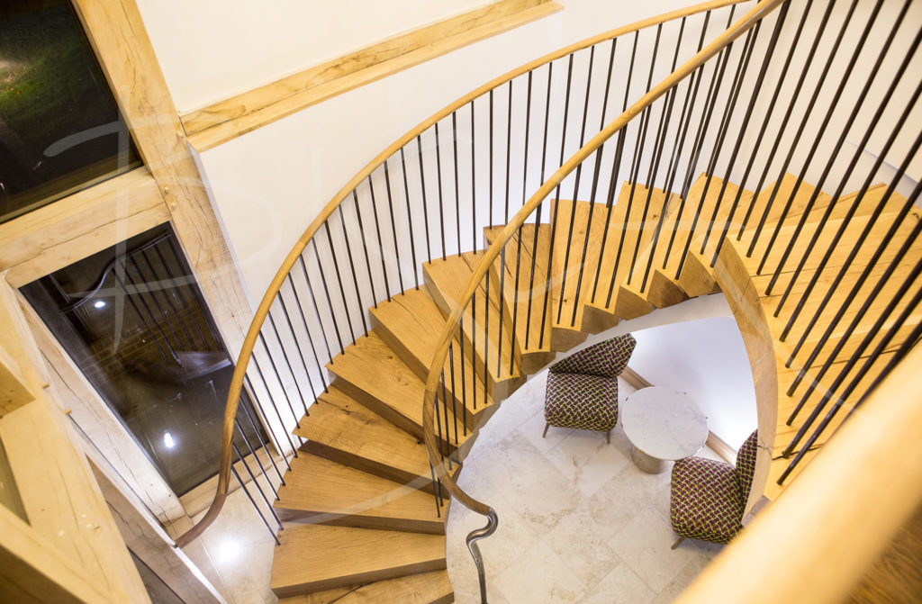 5429 - Bisca wedding staircase at Cooling Castle