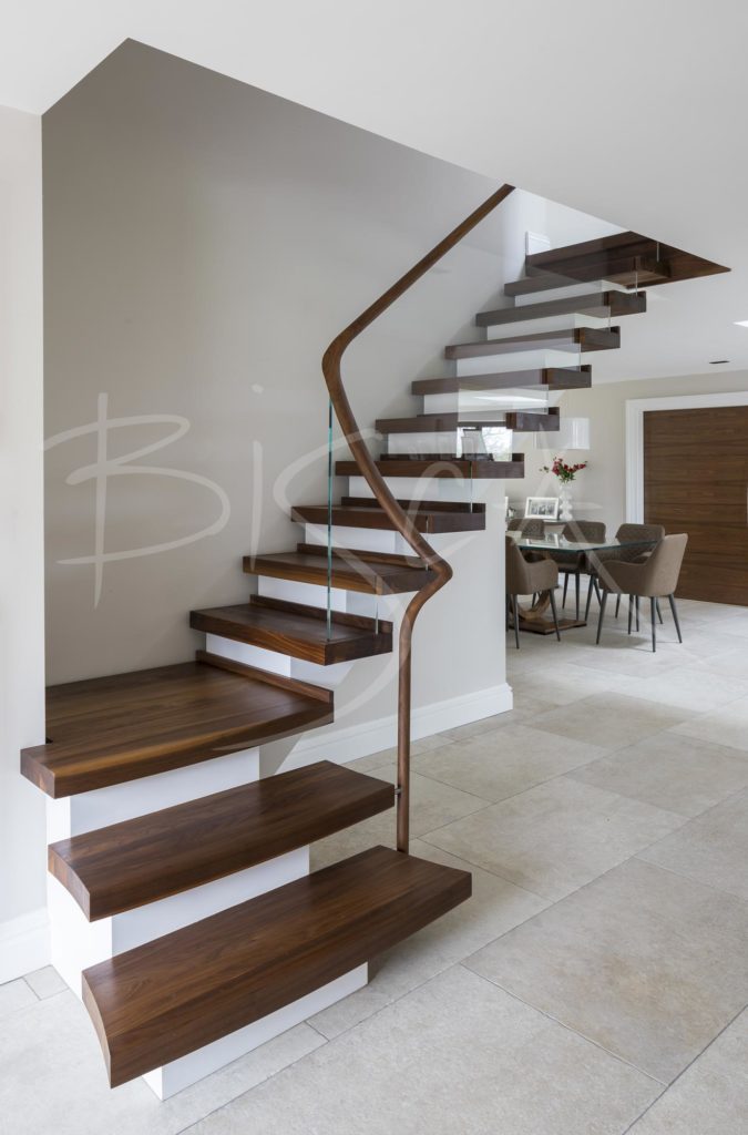 6034 - Bisca semi-cantilever staircase design