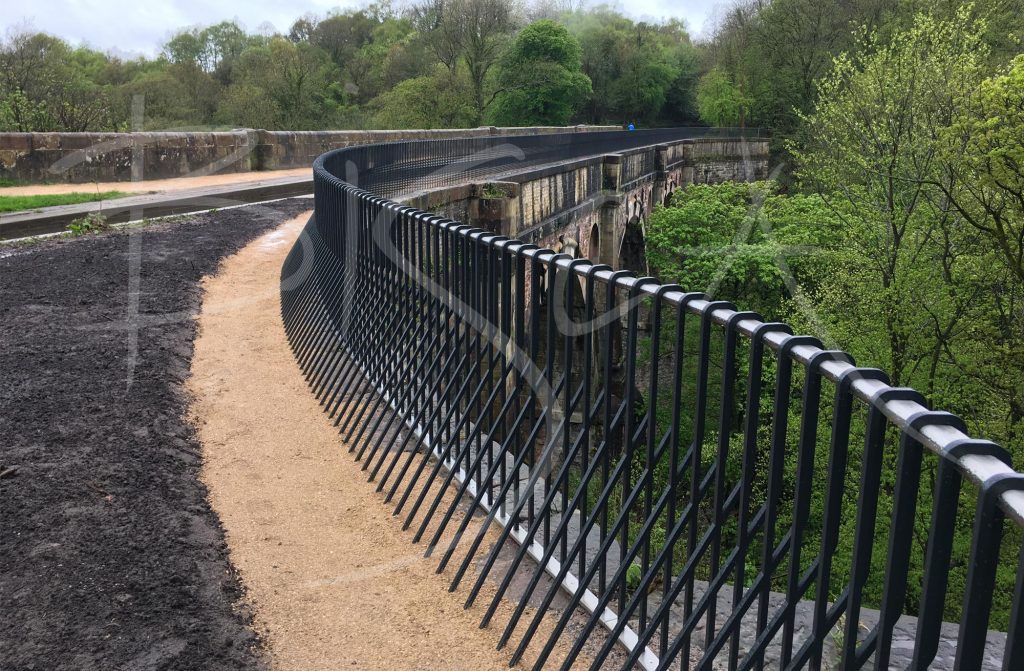 6486 - Bisca 6486 - Bisca Parapet Railing on Marple Aqueduct 2