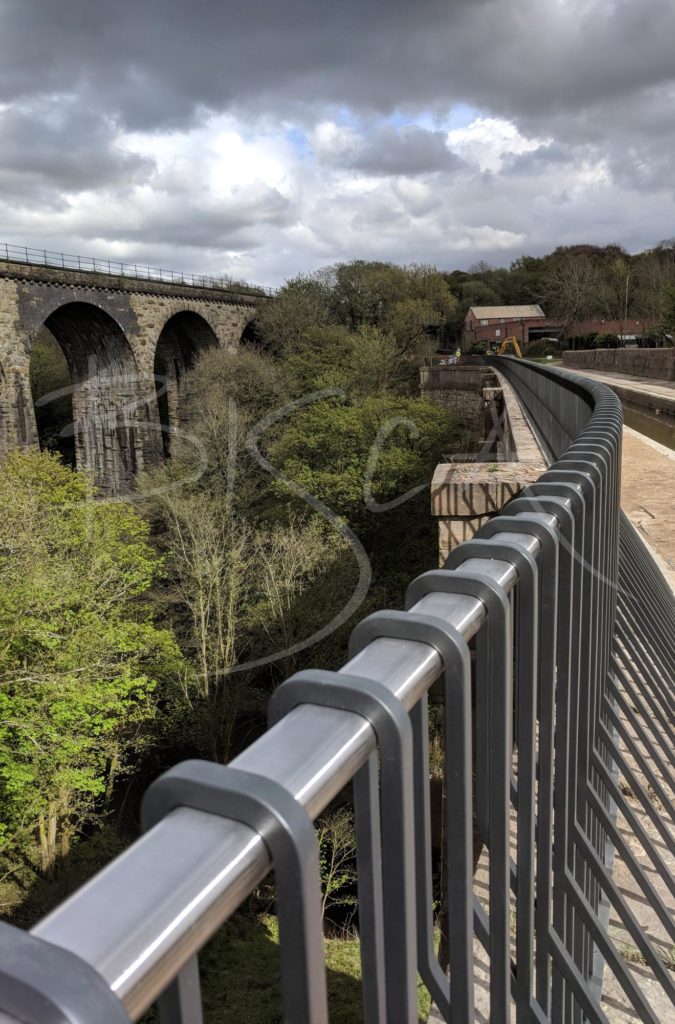 6486 - Bisca 6486 - Bisca Parapet Railing on Marple Aqueduct