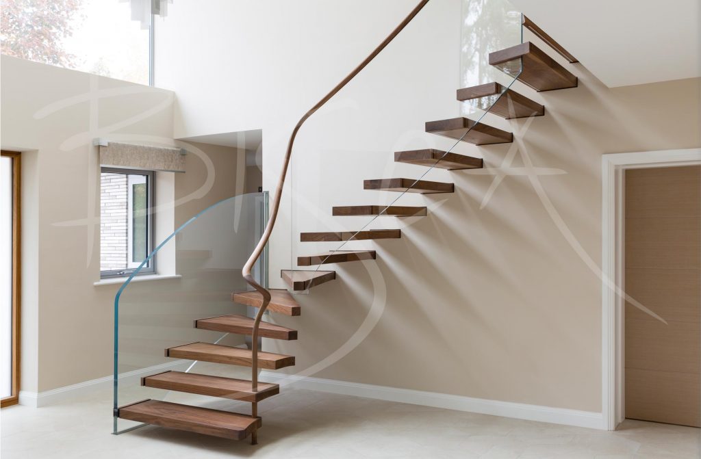 floating stairs glass balustrade by Biscsa