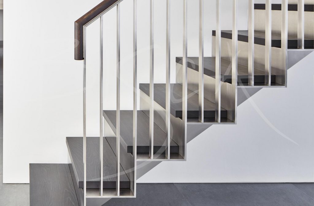 Bisca stainless steel staircase with sawtooth edges