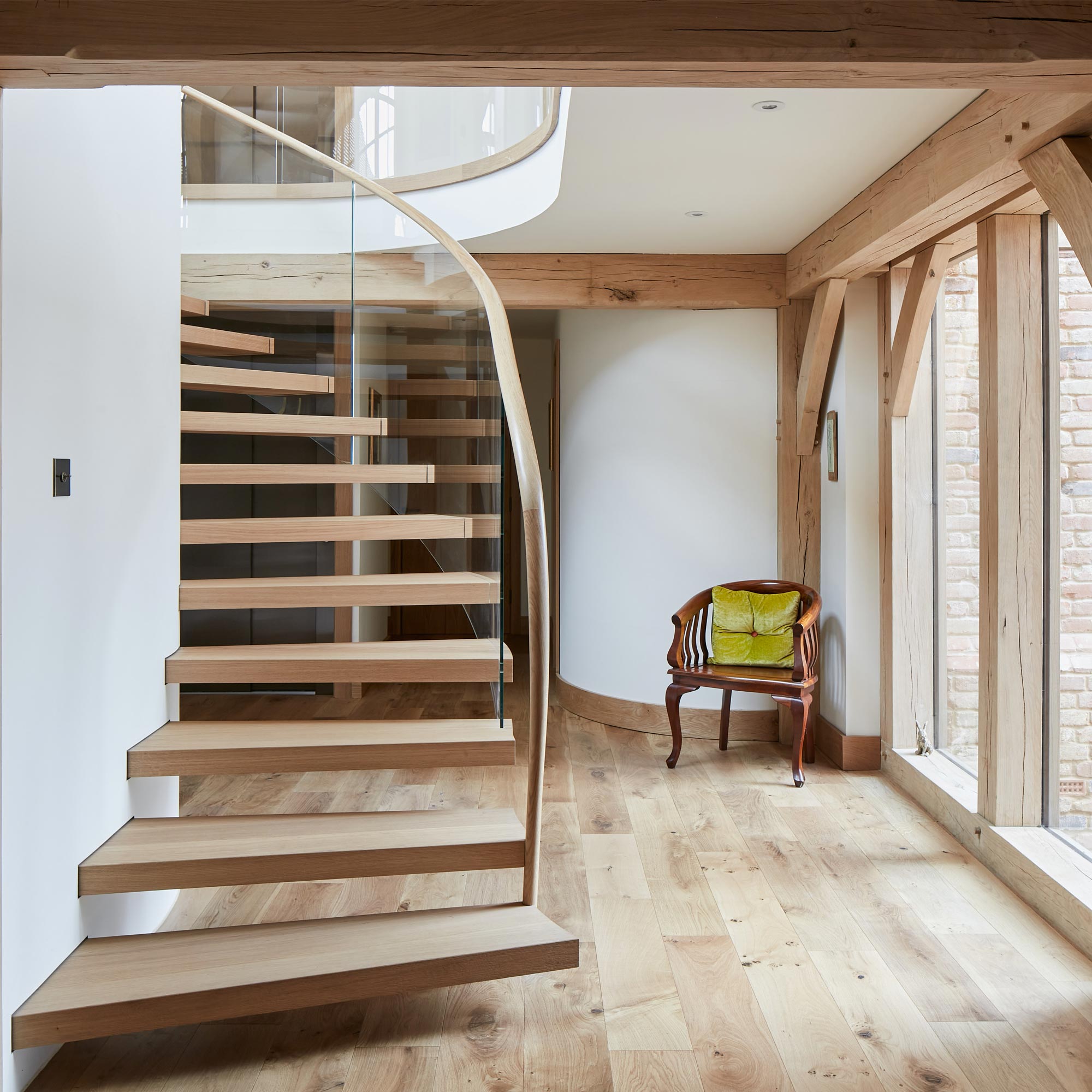 Cantilevered Oak Staircase, Essex Bisca Staircase Design