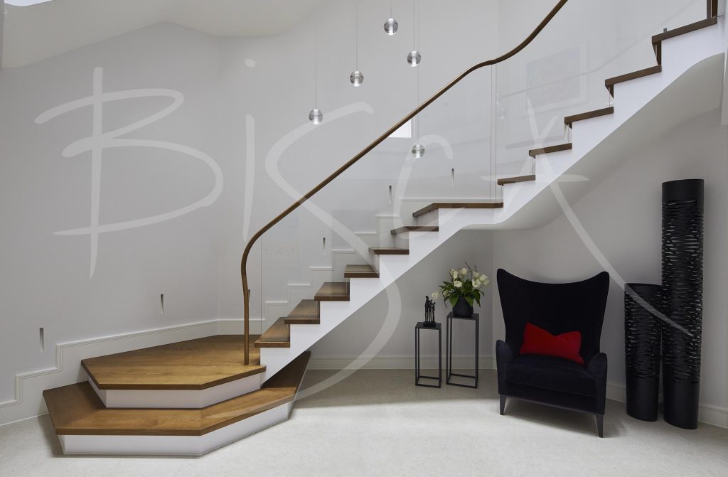 Elegant Glass Balustrade With Oak Staircase Treads