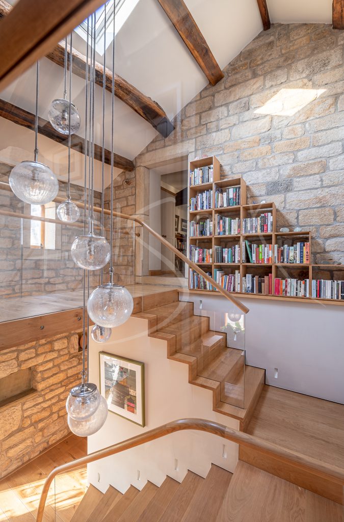 Bisca-8180---Cut-string-oak-staircase-4