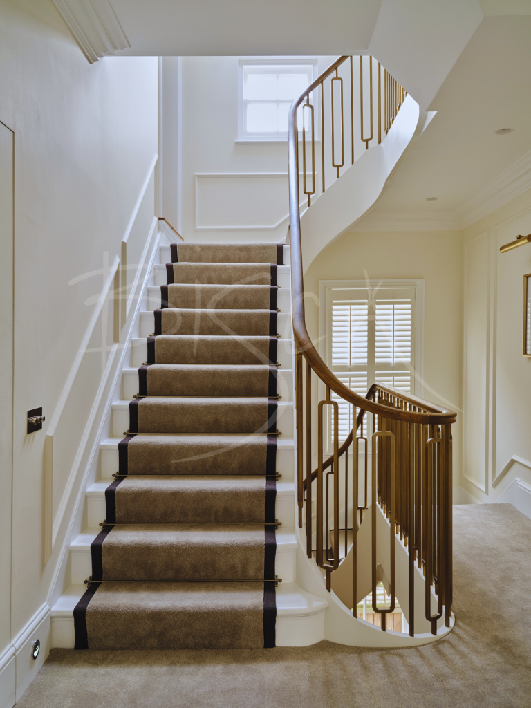 11661 Landing1 Front View